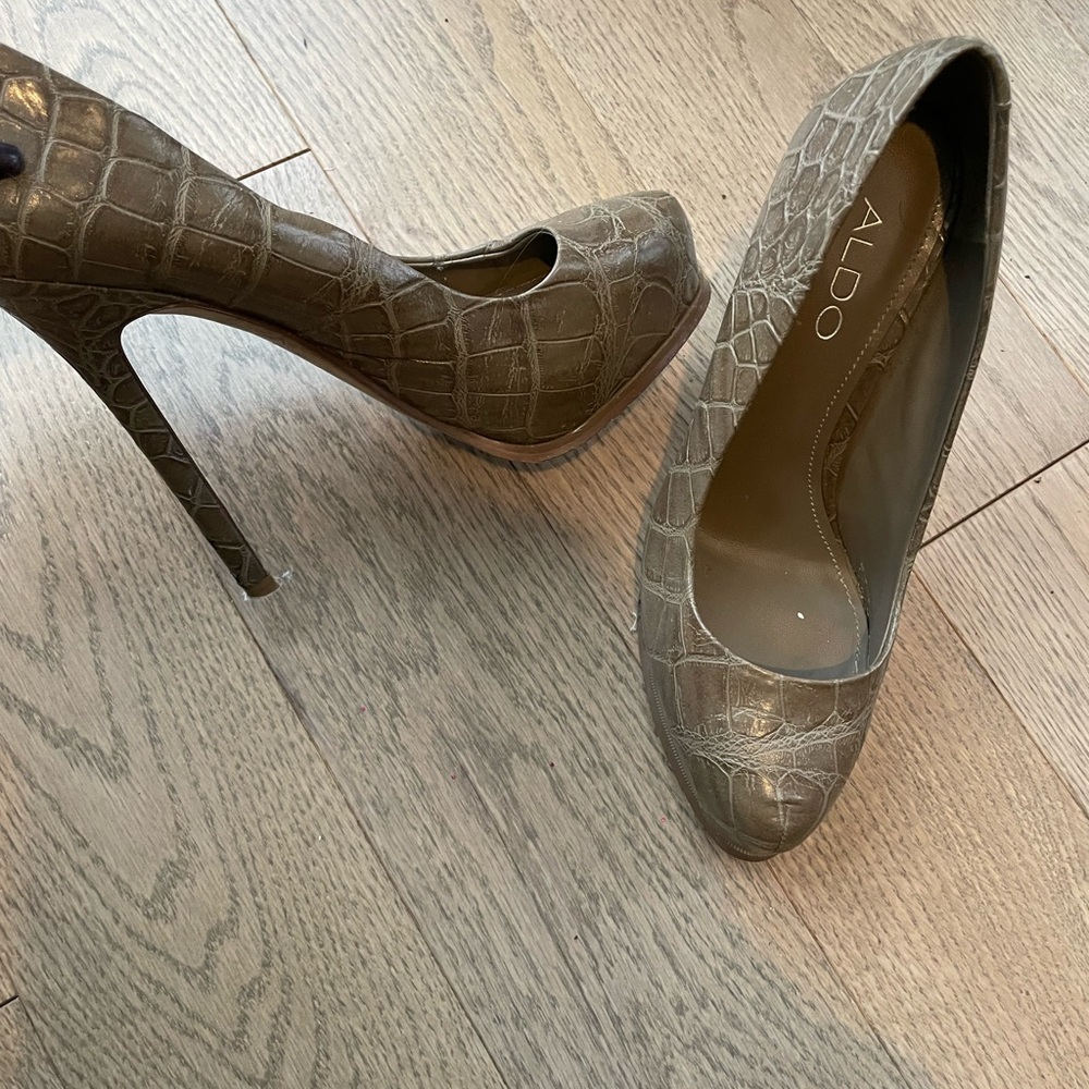 Aldo Crocodile Pattern Heels - Tan